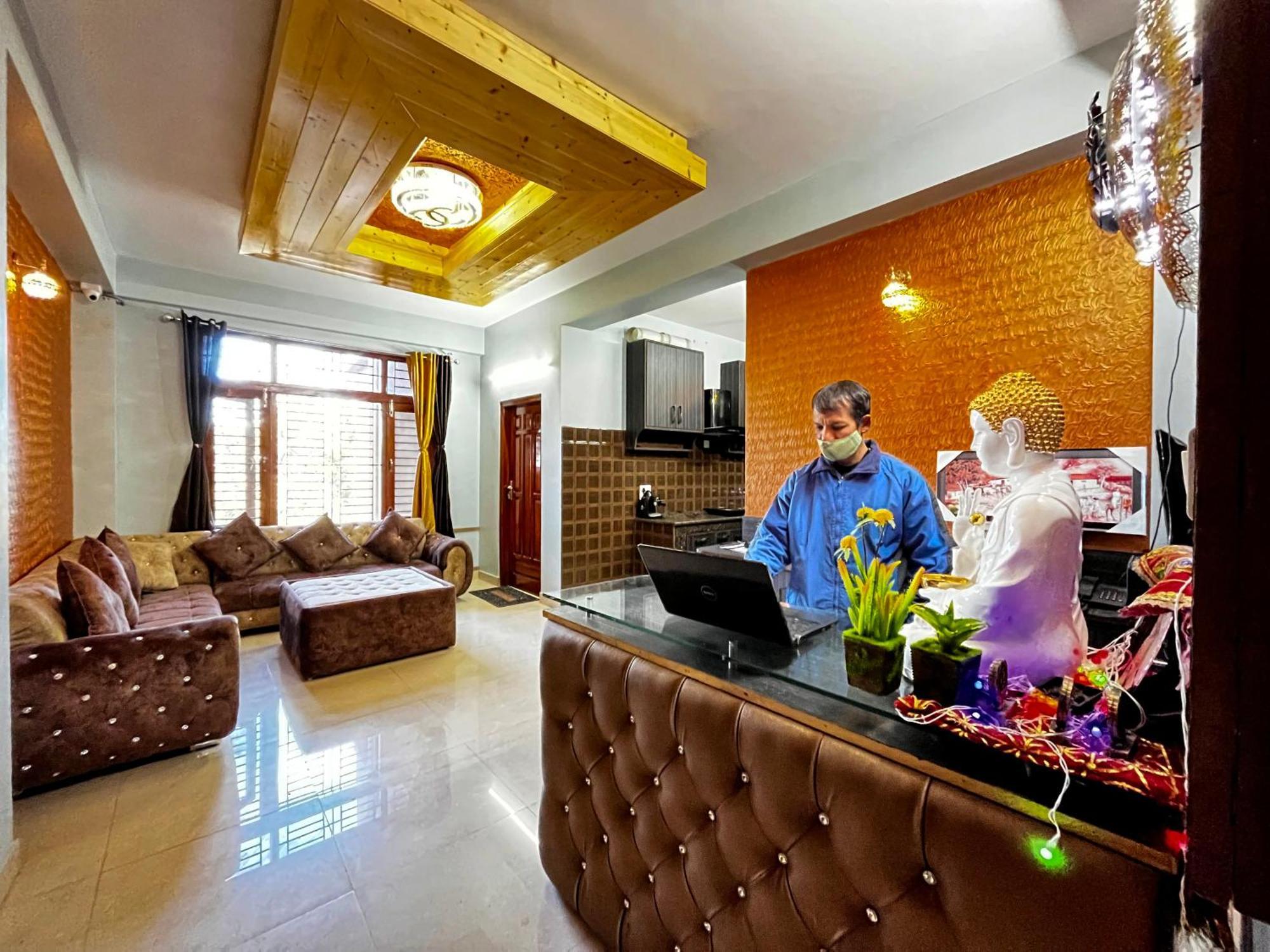 Puri'S Bnb Shimla Exterior foto